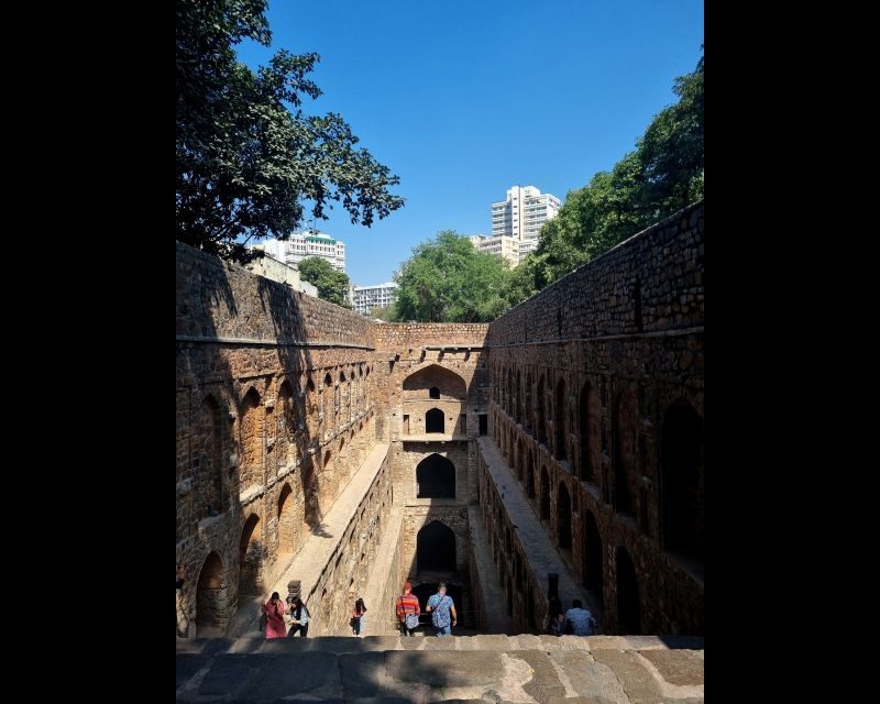 Delhi Street Art Tour: Explore the Murals & Visit a Stepwell - The Stepwell in New Delhi: A Cool Contrast You Don’t Expect