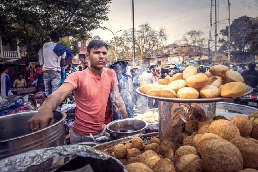Delhi: Street Food Walking Tour of Old Delhi with Tastings - Getting around by rickshaw/tuk tuk in a crowd-heavy city