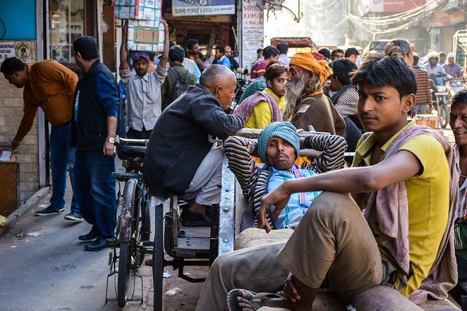 Delhi Street Photography Tour - Chandni Chowk Side Streets: Spices, Saris, Silver, and Faces