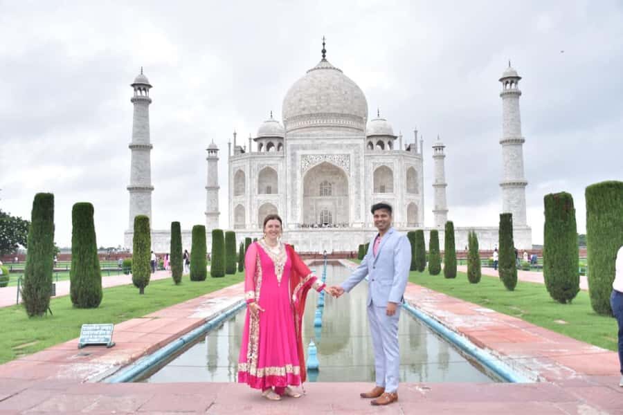 Delhi: Taj Mahal & Agra Tour by Gatimaan Express Train - Agra Fort: history you can actually walk through