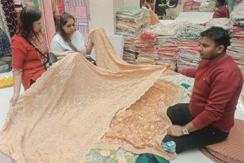 Delhi: Textile Trail Tour with Artisan Interaction - Hauz Khas: where optional tailoring can change your whole trip