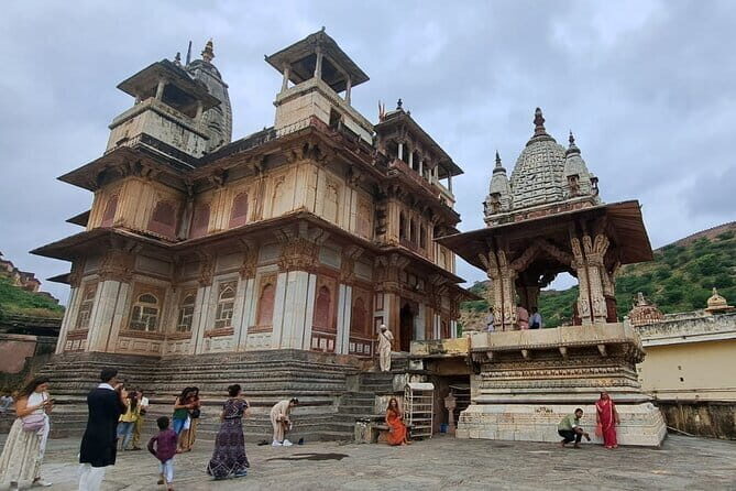 Delhi to Jaipur Pink City Tour with Government Approved Guide - First Photo Stop: Jal Mahal on Man Sagar Lake