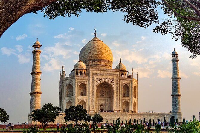 Delhi to Taj Mahal Sunrise Tour with Baby Taj & Agra Fort by Car - Private car value: what you’re really paying for