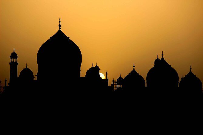Delhi to Taj Mahal Tour By Private Air Conditioning Car - Taj Mahal with a real guide: more than marble and selfies