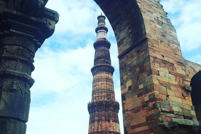 Delhi Tour with private car and local guide full day - How a private car day saves you in Delhi