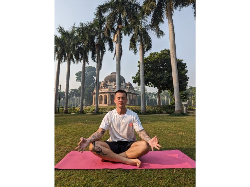 Delhi: Yoga in Lodhi Garden - Before yoga: AC pickup, mats, and the small details that matter