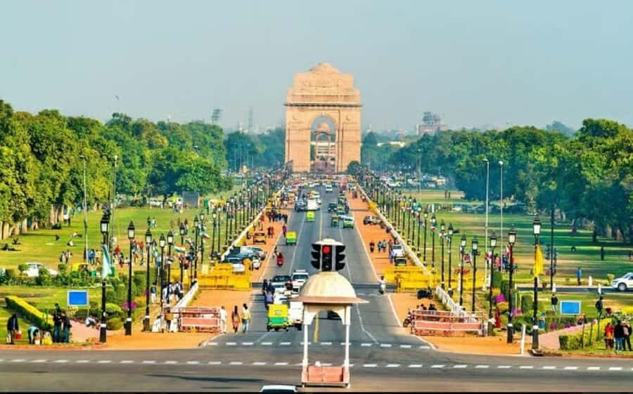 Delhi:Private Old & New Delhi Tour.Full &Half Day By Ac Car - Old Delhi starts at Red Fort: the Mughal “opening scene”