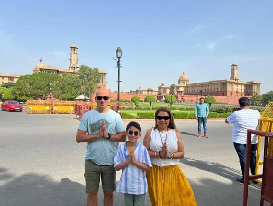Delhi:Private Old & New Delhi Tour.Full &Half Day By Ac Car - Lunch and the reset between Old and New Delhi