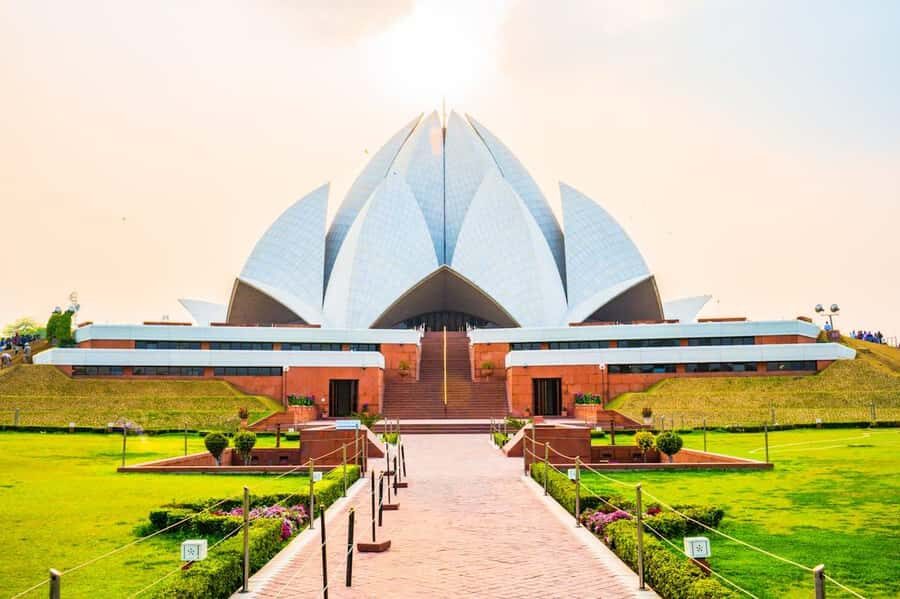 Delhi:Private Old & New Delhi Tour.Full &Half Day By Ac Car - Presidential House and Parliament: the political center from the road