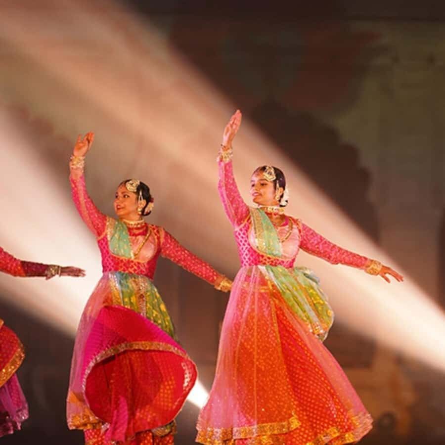 Delhi's Red Fort: 2-hour Guided Evening Light & Sound Show - Where the story happens: Red Fort under night lights