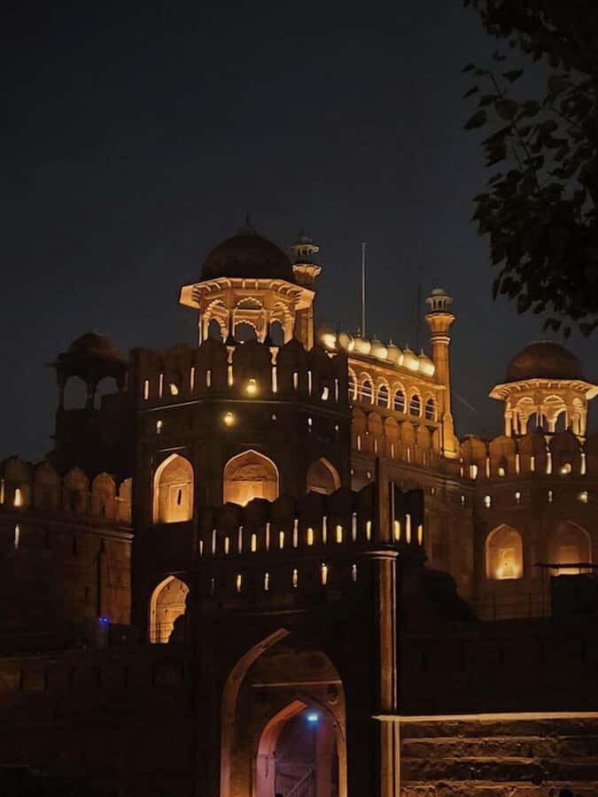 Delhi's Red Fort: 2-hour Guided Evening Light & Sound Show - How the guide makes it work (and keeps you engaged)