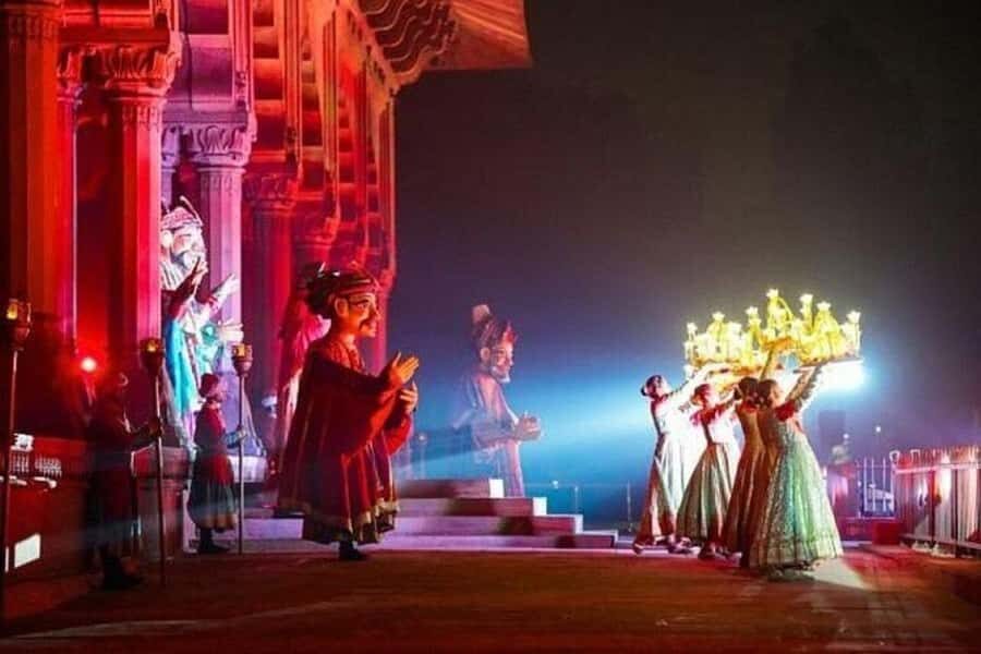 Delhi's Red Fort: 2-hour Guided Evening Light & Sound Show - Language options: a real value for international visitors