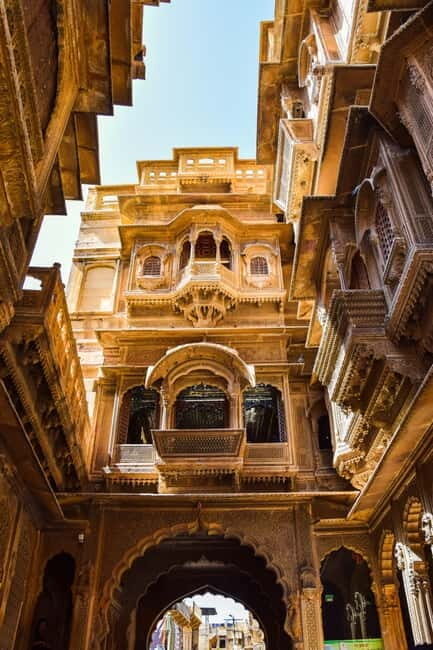Desert Rose Jaisalmer : Golden City Tour by Tuk-tuk - King and queens palace + 7 Jain temples inside the fort