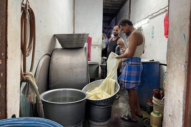 Dharavi Slum & Dhobi Ghat Mumbai: Private Guided Tour - The Dharavi part: seeing an industrial “enterprise,” not just alleys