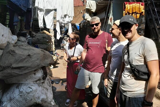 Dharavi Slum & Dhobi Ghat Mumbai: Private Guided Tour - Transfers, meeting point, and getting to the start