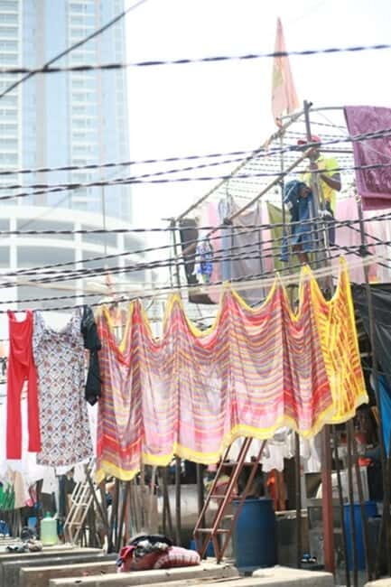 Dhobi Ghat Laundry and Dharavi Slum Tour with Local Train - Price and Value: What $13 Buys You in Real Costs and Real Time