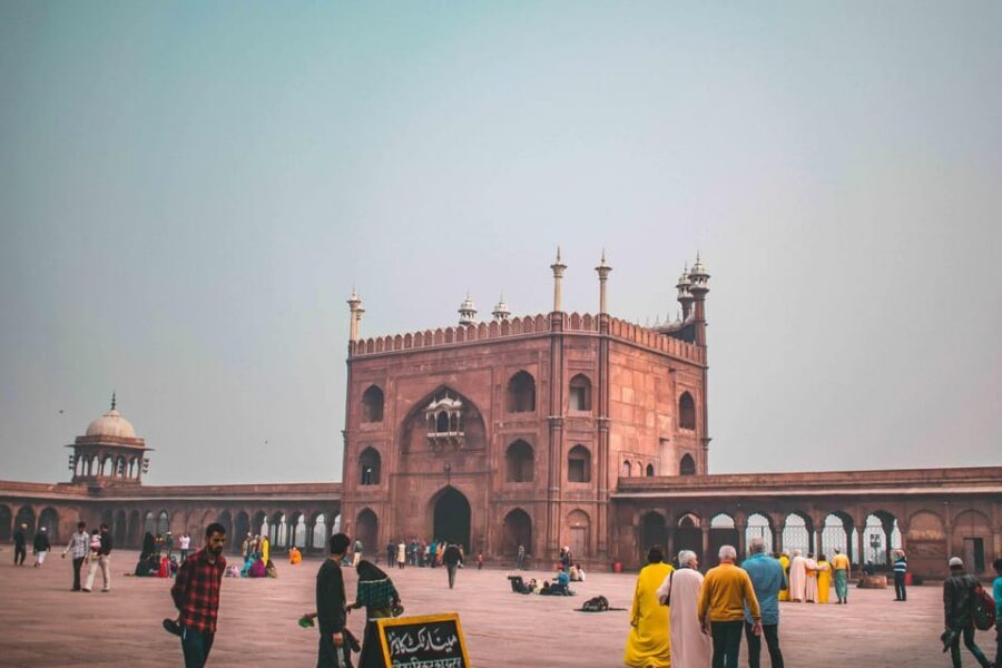 Discover Old Delhi: 3-Hour group tour with pick-up & drop - Dariba Kalan and Kinari Bazaar: jewelry lanes with working artisans
