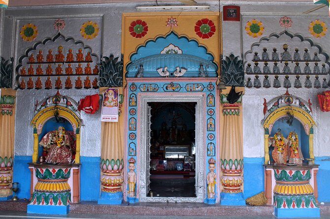 Discover Oriental Agra Day Tour - Guides, languages, and group size: the comfort factor