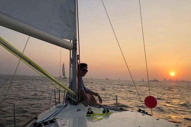 Discover Sailing at Iconic Gateway- Mumbai - What to wear (and what to avoid) for comfort on a sailing boat