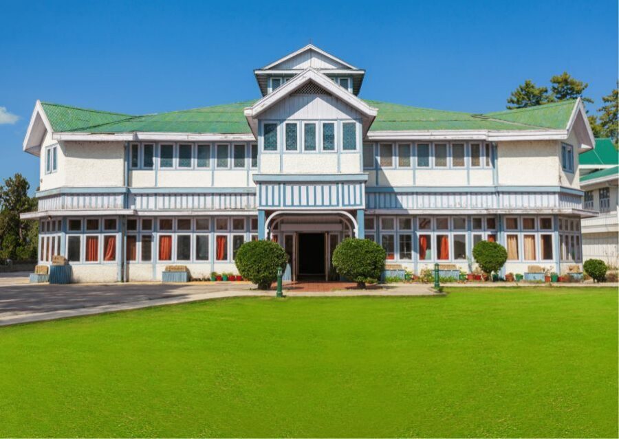 Discover the Colonial Trails of Shimla- Guided Walking Tour - Entering Rashtrapati Niwas (Viceregal Lodge): Observatory Hills First Stop