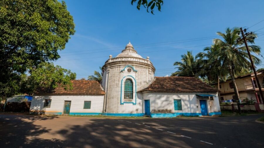 Divar Island: Local Goan Village Tour with Traditional Lunch - Divar Island’s Village World: Paddy Fields, River Fishing, and Colorful Streets
