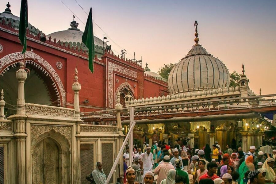 Divine Delhi: Explore Indian Faiths on a Cultural Tour - Who should book Divine Delhi, and who might prefer something else