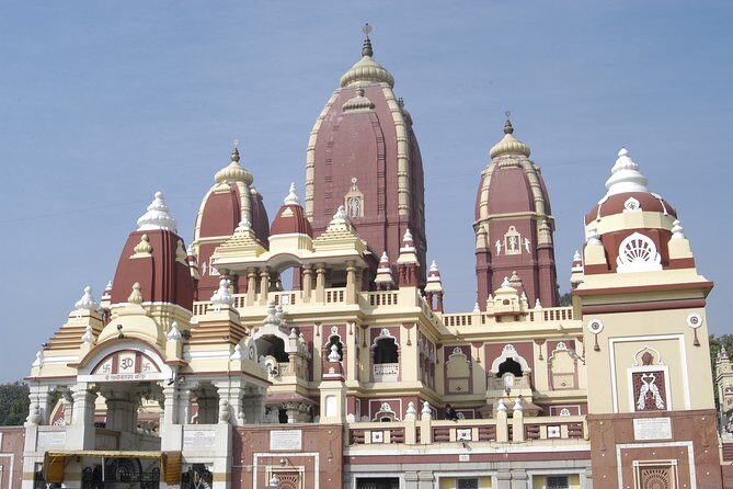 Divine Temples Tour in Delhi - Digambar Jain Temple: The Red Temple Quietly Steals the Show