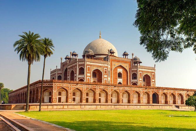 Early Morning Delhi Tour - India Gate and Rajpath: the easy morning walk