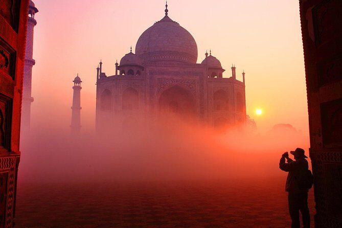 Early Morning Taj Mahal Sunrise Tour with Entrance fees from Delhi - The 45-minute Agra break: how to use it smartly