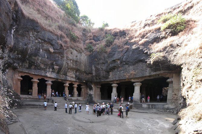 Elephanta Cave & Dharavi Slum Combined Tour - From your hotel to Gateway of India: how the day starts