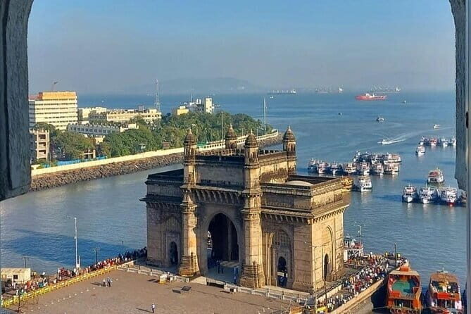 Elephanta Caves Cruise Group Tour - Stop 1: Inside the Elephanta Caves Complex
