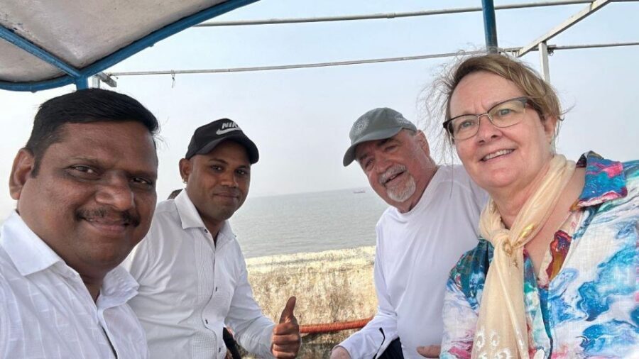 Elephanta Caves & Island Guided Tour - Gateway of India Photo Stop: A Quick, Useful Bookend