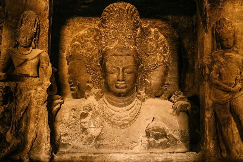 Elephanta caves tour in Mumbai - Group & Private Options - Elephanta Island walk: when calm hits before the stairs