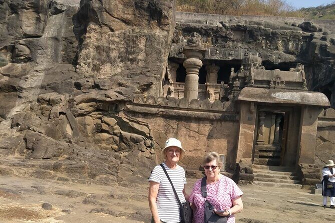 Ellora Caves & Daulatabad Fort Day Trip From Aurangabad - Grishneshwar Jyotirlinga: Seeing Rituals, Not Just Buildings