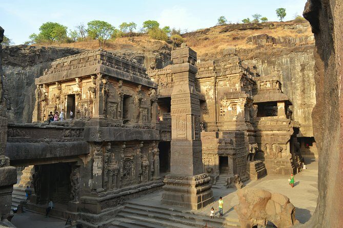 Ellora Caves Guided Day Tour with Other Attractions - Inside Ellora: Hindu and Buddhist caves by walking