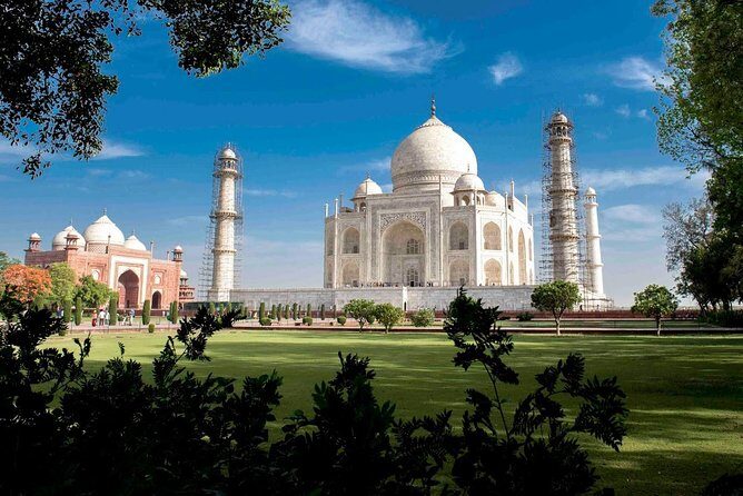 Enchanting Taj Mahal Same Day Tour by Gatiman Train From Delhi - Taj Mahal Tickets Handled, Time for Photos and the Inside Tour
