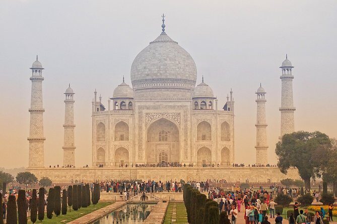 Essence of Royal India: Golden Triangle in Four Days - Day 1 in New Delhi: Qutub Minar, Lotus Temple, and the capital’s big-axis views