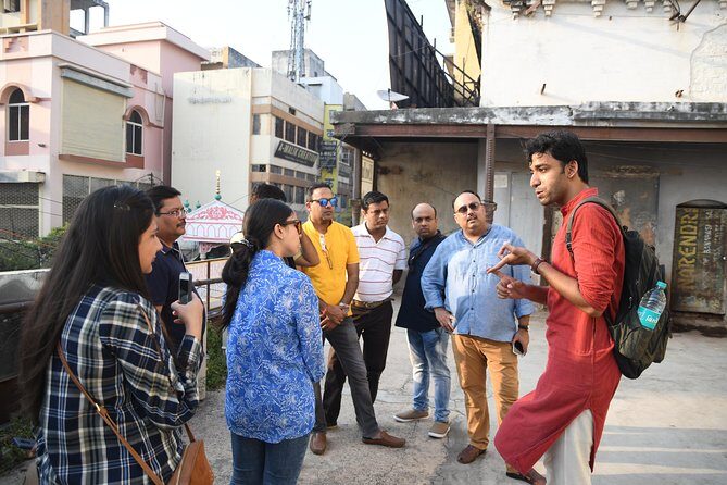 Essential Varanasi (North and Manikarnika) Walking Tour - Meeting at St. Thomas Church and Getting Oriented
