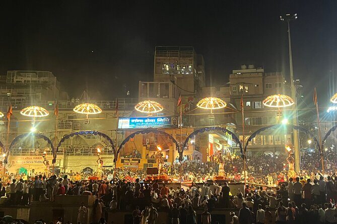 Evening Aarti of Mother Ganga - Dashashwamedh Ghat and the evening aarti experience