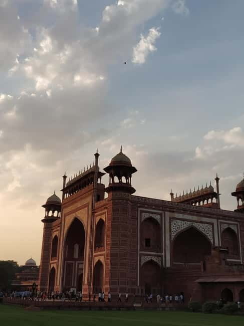 Evening tour of Agra city with Sunset Taj Mahal & Agra Fort - Price and Value: What You’re Actually Paying For at $27