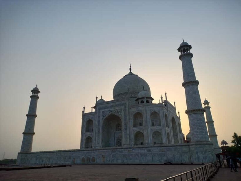 Evening tour of Agra city with Sunset Taj Mahal & Agra Fort - What Could Go Wrong (and How to Protect Your Evening)