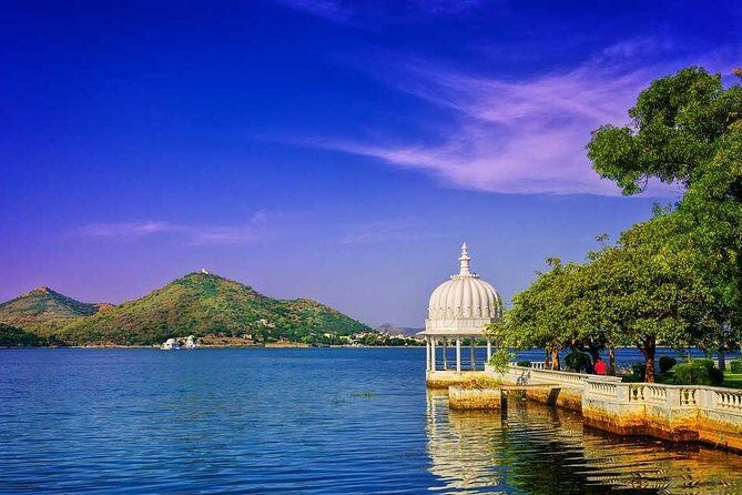 Exclusive 1-day Udaipur Tour with High End SUV Car. - The private SUV setup: comfort that actually helps