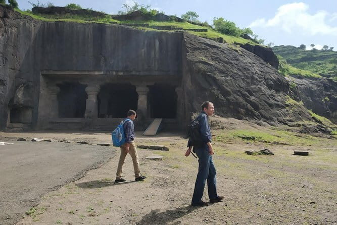Exclusive Ajanta Ellora Caves: 1.5-Day Guided Tour- Only Caves - Day 1 at Ellora: Kailash Temple plus Buddhist, Jain, Hindu caves