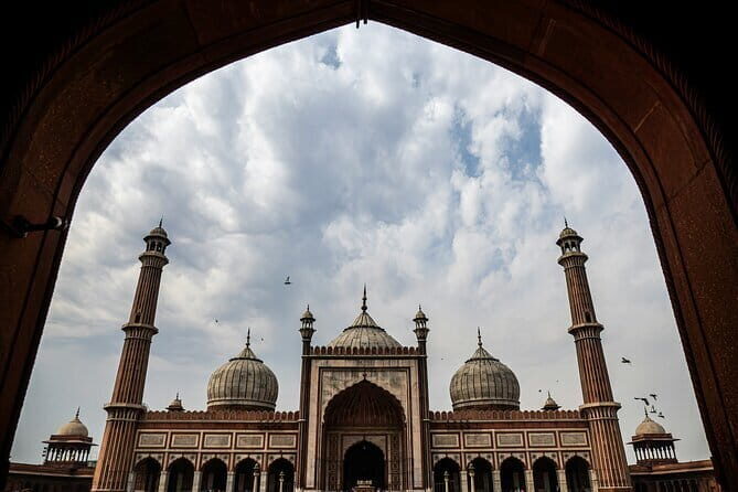 Exclusive Full-Day Guided Tour of Old and New Delhi - Tuk-tuk through Old Delhi: bazaars explained, not just viewed