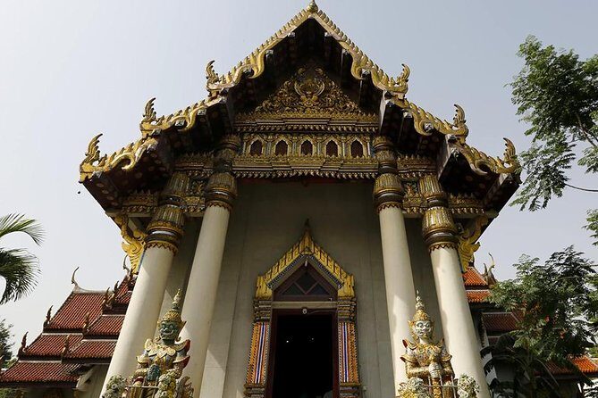 Exclusive Guided Tour of Bodh Gaya - Entering Bodh Gaya the right way: temples, monasteries, and a calm pace
