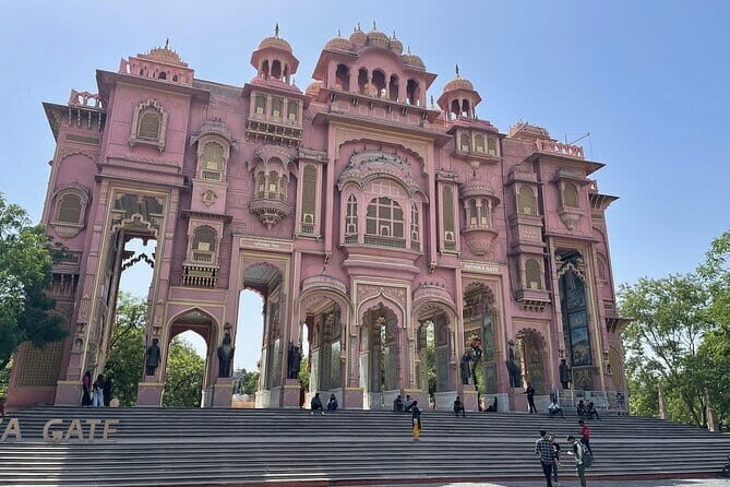 Exclusive Private Jaipur Day Tour from Delhi by A/C Car - City Palace gardens and museum rooms