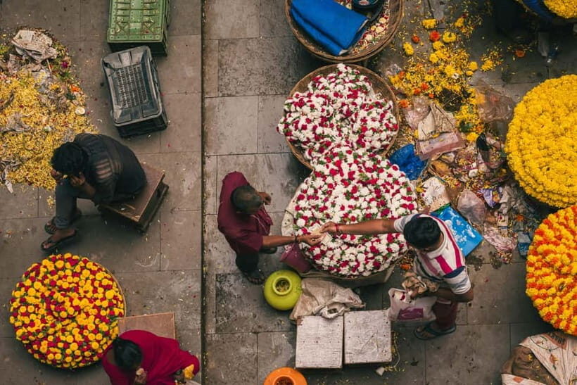 Experience Bangalore - Evening City Walk Tour & Market Visit - Bangalore Fort: a quick look that adds depth without eating your time