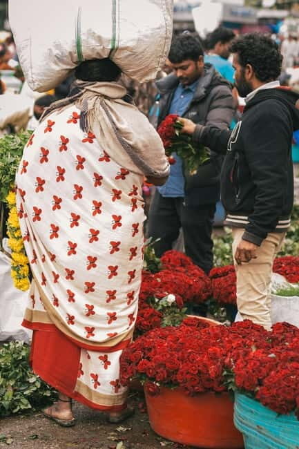 Experience Bangalore - Evening City Walk Tour & Market Visit - Who this tour suits best