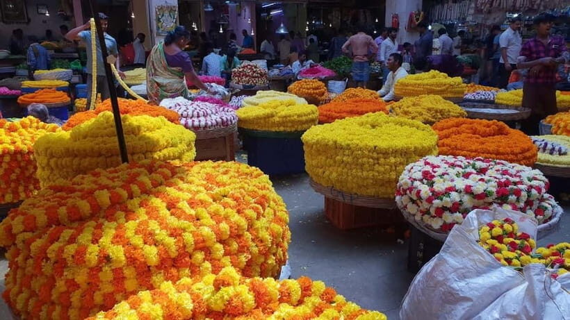 Experience Bangalore - Evening City Walk Tour & Market Visit - KR Market by metro: what you’ll actually see in the flower-and-fruit chaos