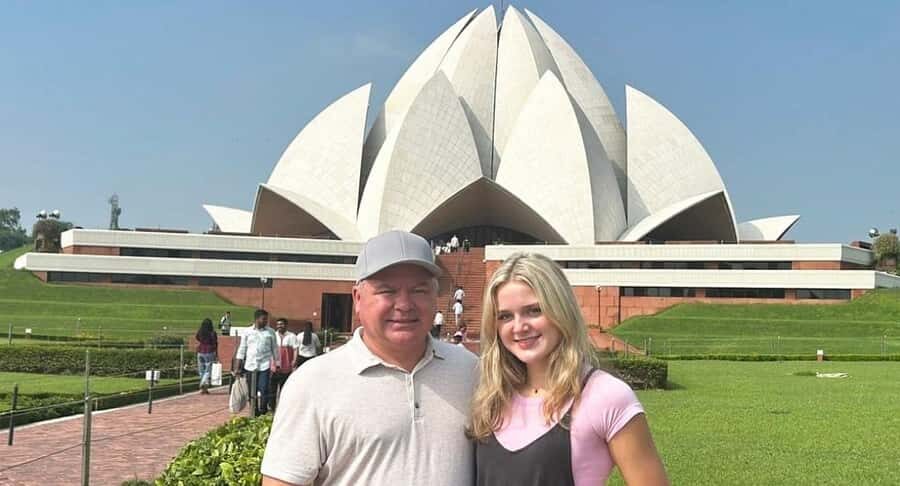 Explore Chandni Chowk: Old Delhi Private Tuk Tuk & Food Tour - Jama Masjid: Mughal grandeur you can actually see up close